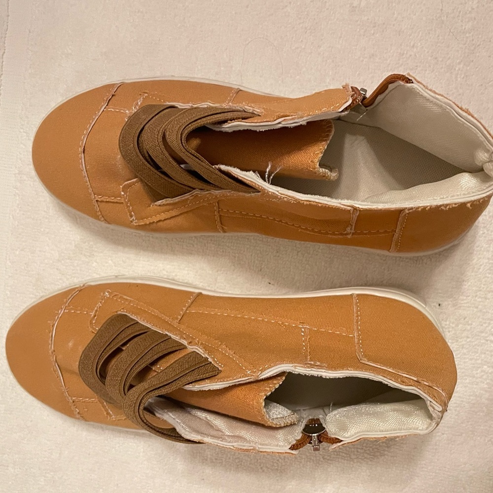 New casual shoe